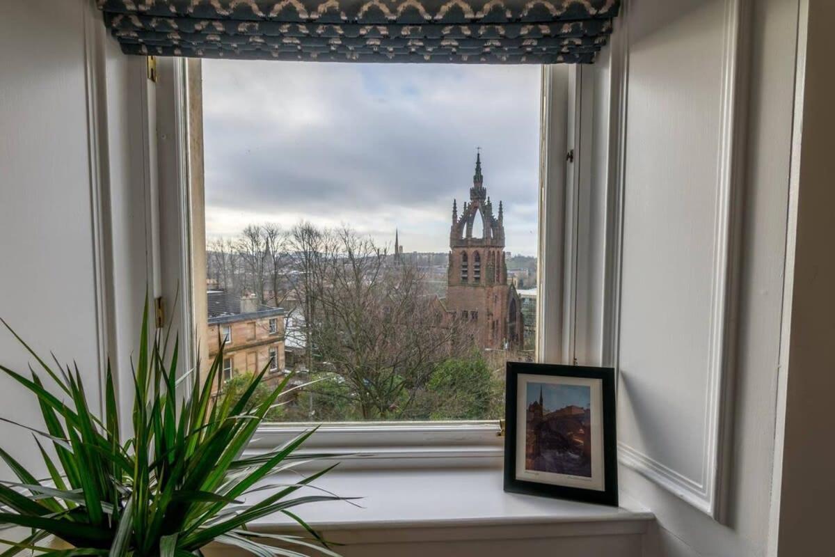 Bright And Airy Apartment Glasgow Buitenkant foto